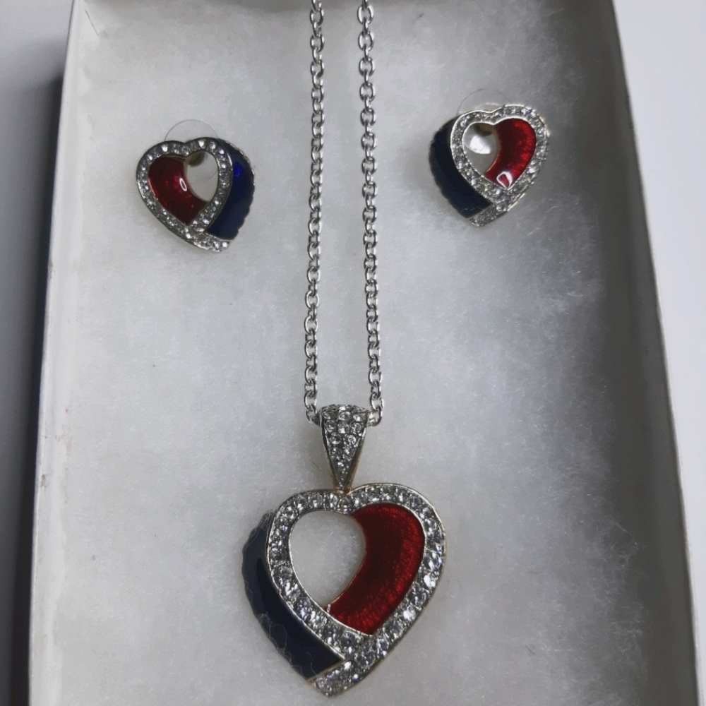 Necklace and earrings set